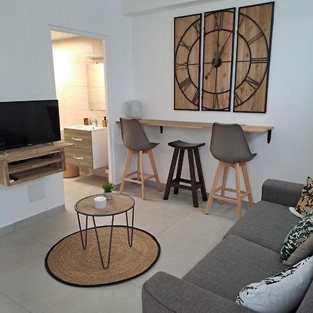 Appartement Cosy, T2 Situe En Centre Ville De Saint-Pierre Exterior foto