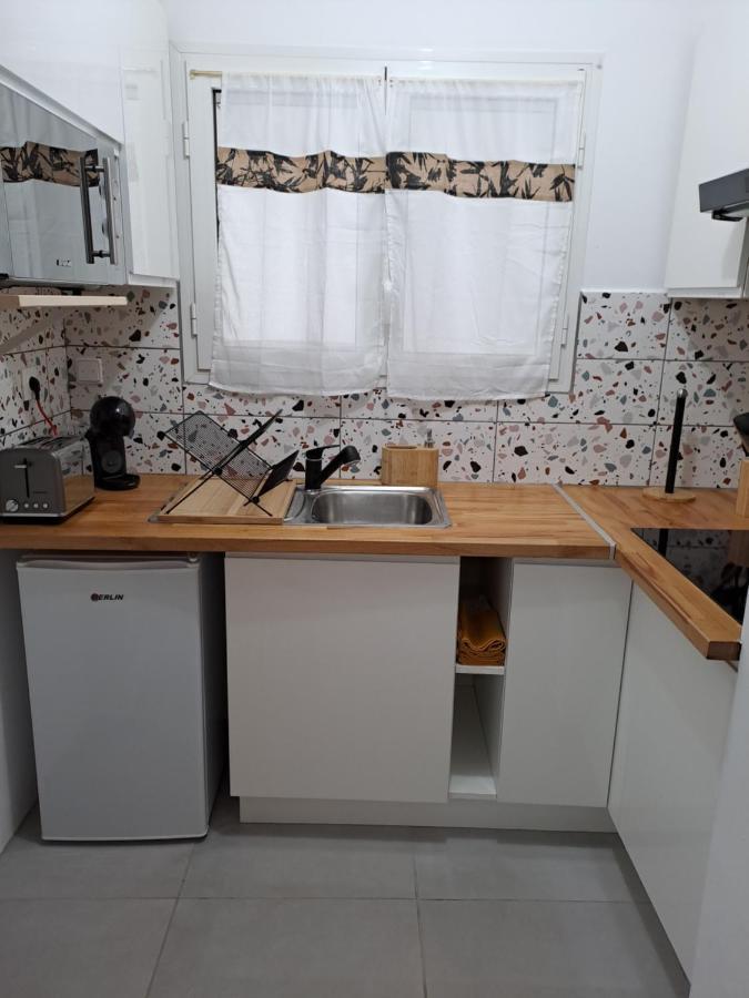 Appartement Cosy, T2 Situe En Centre Ville De Saint-Pierre Exterior foto