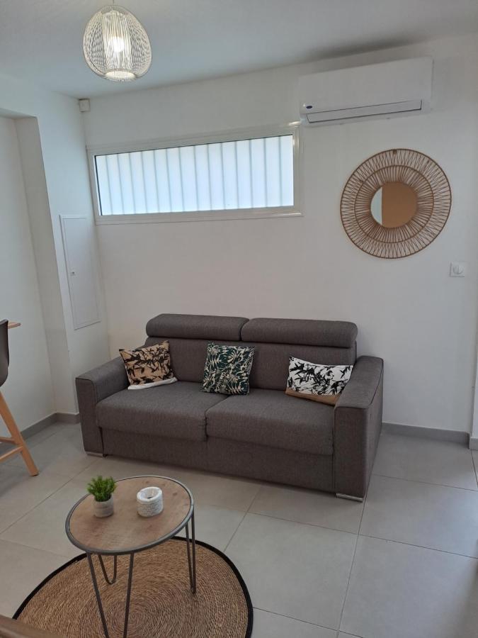 Appartement Cosy, T2 Situe En Centre Ville De Saint-Pierre Exterior foto