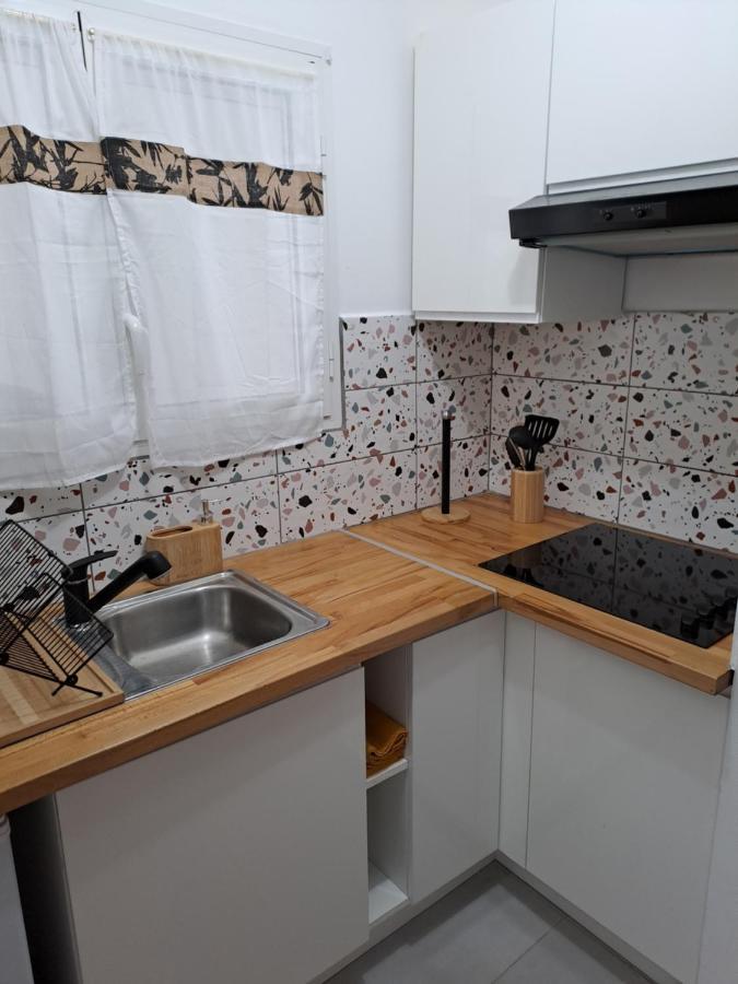 Appartement Cosy, T2 Situe En Centre Ville De Saint-Pierre Exterior foto