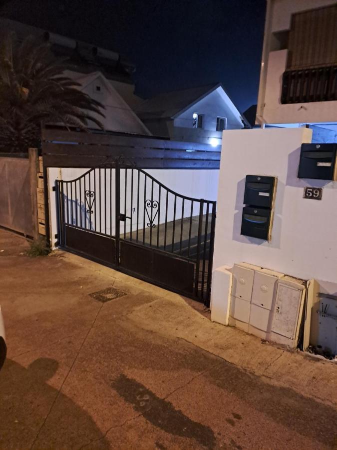Appartement Cosy, T2 Situe En Centre Ville De Saint-Pierre Exterior foto